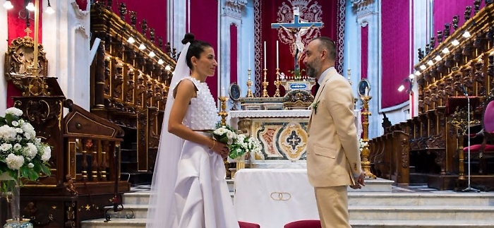 Dalla Francia al barocco di Ibla: Jean Michel e Marie sposi