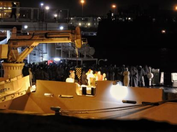 Migranti, arrivata a Catania nave Diciotti