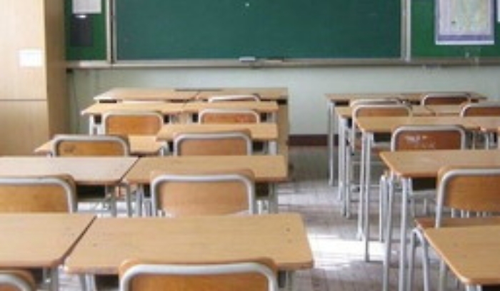 Avola, la scuola sospende il figlio di 17 anni e lui aggredisce il dirigente scolastico