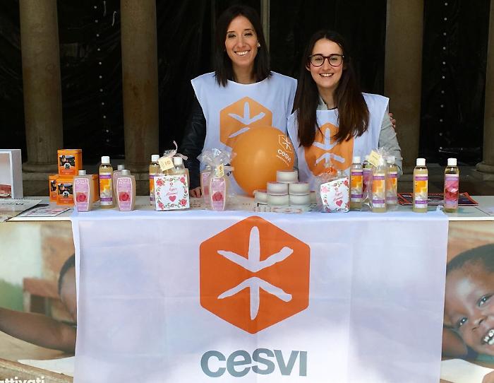 Il Cesvi in piazza con la campagna #Liberitutti contro il maltrattamento dei bambini in Italia