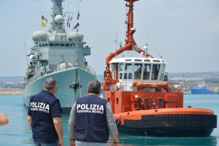 Ora gli scafisti ricorrono alle "offerte" per riempire i barconi
