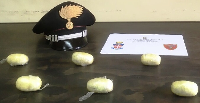 Giarre, ovuli di eroina nelle parti intime: arrestata 