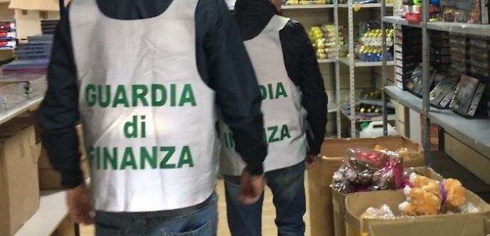 Gdf sequestra quasi 300 mila prodotti senza marchio Ue nel Messinese