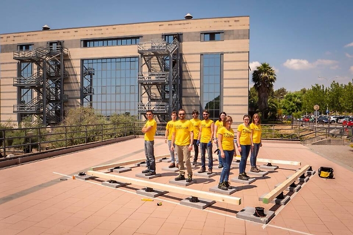 Catania, prende formail primo "edificio"in cartone ondulato