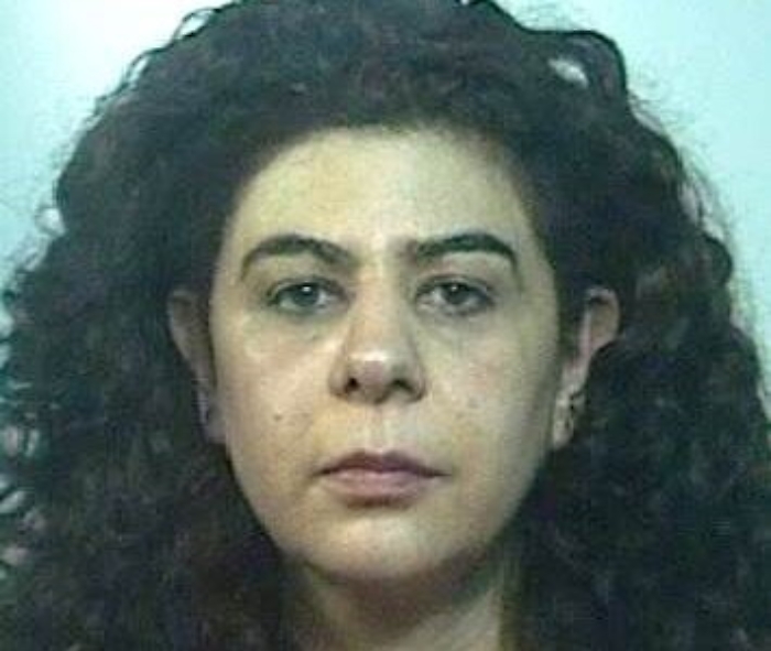 Fa razz&igrave;a di cosmetici al centro commerciale "Le Zagare": ladra acciuffata 