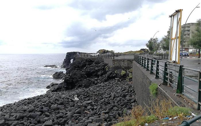 Il paradosso di Catania: citt&agrave; di mare senza solarium e spiagge libere