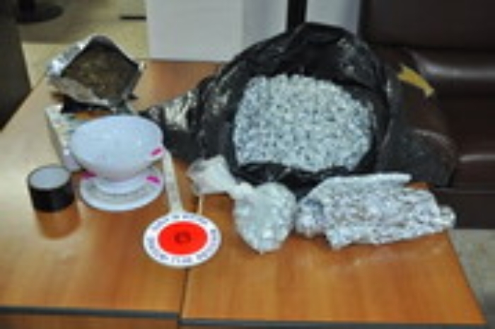 Adrano, nel deposito della pizzeria c'erano oltre due chili di marijuana