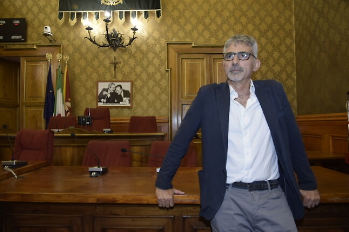 Ragusa, comincia l'era Cass&igrave;: il nuovo sindaco si &egrave; insediato