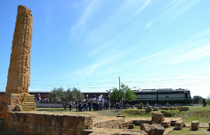 Tornano i treni del gusto: un viaggio tra le eccellenze culturali e culinarie della Sicilia