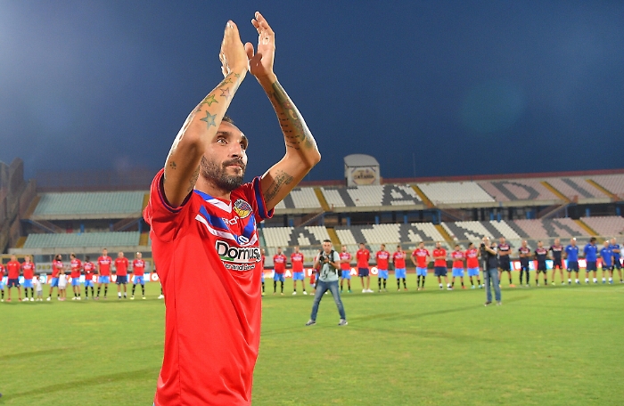 La serie B sar&agrave; a 22 squadre ma i calendari slittano