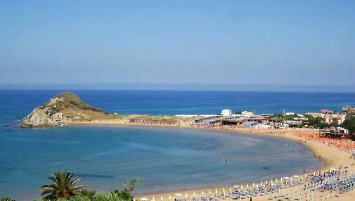 Licata, rapina stabilimento balneare e spara a gestore: preso