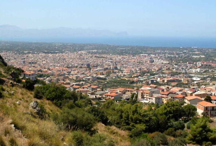 Partinico, arriva uno stupido bis: immigrati insultati e picchiati