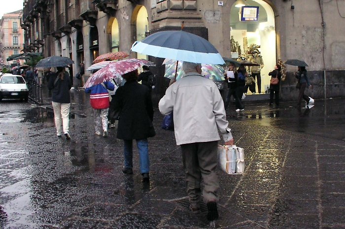 Meteo, in Sicilia avvio di settimana con l'ombrello