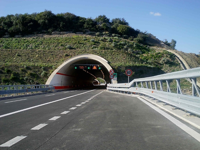 Catania-Siracusa, lavori nei tunnel: l'autostrada sar&agrave; chiusa per 2 notti