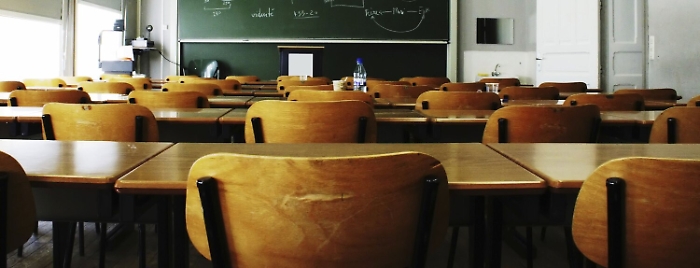 Nelle classi sempre meno studenti e prof, riparte la scuola in Sicilia ed &egrave; emoraggia