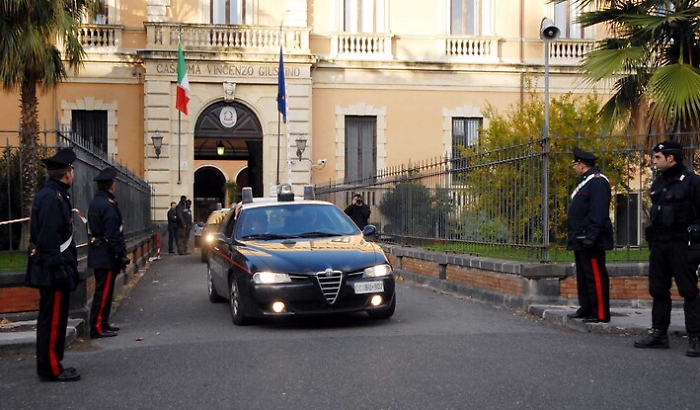 &laquo;Ad Acireale Cosa Nostra comanda&raquo;, cancellata scritta  e non solo...