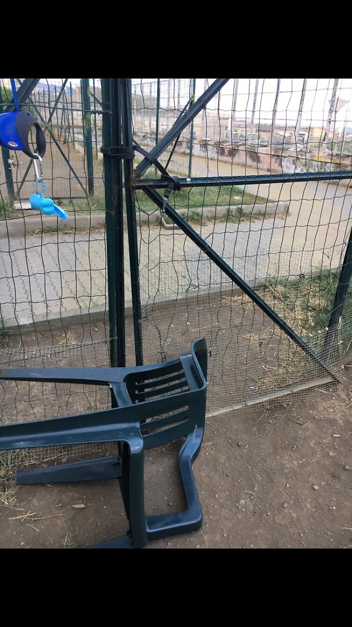 Catania, Piazzale Cannav&ograve;: area cani in totale abbandono