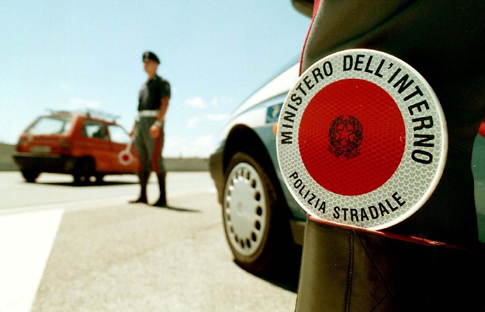 Agrigento, la "Strada degli scrittori" come una pista: in auto a 182 km/h