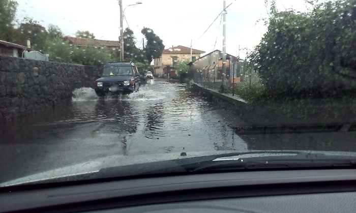 Acireale, strade allagate a Pennisi