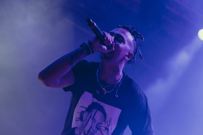 Gadget taroccati per concerto di Ghali: due napoletani denunciati 