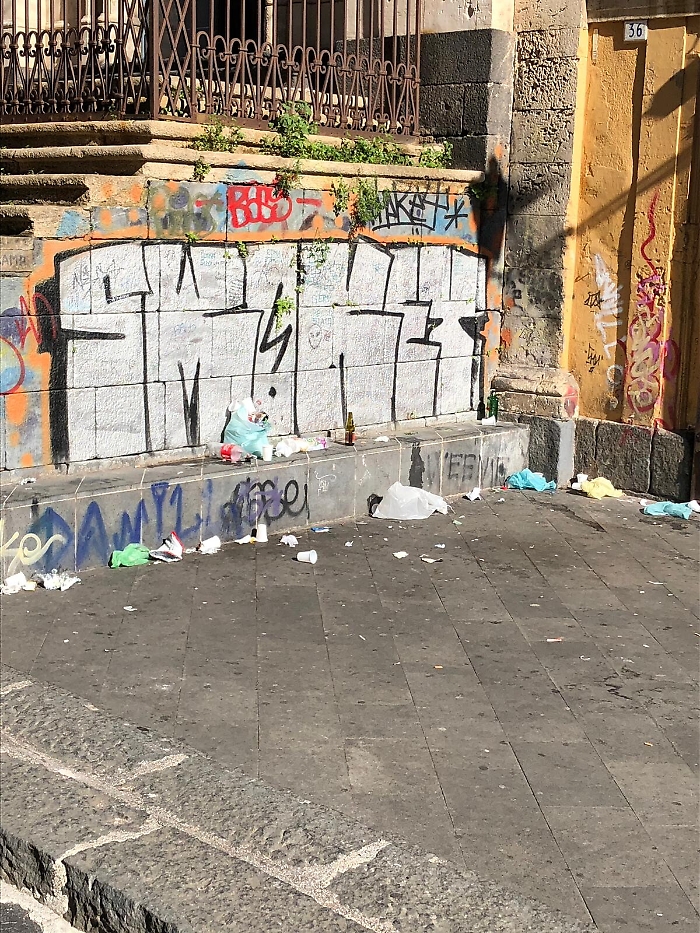 Catania, Via dei Crociferi: "Un solo commento: vergogna"!