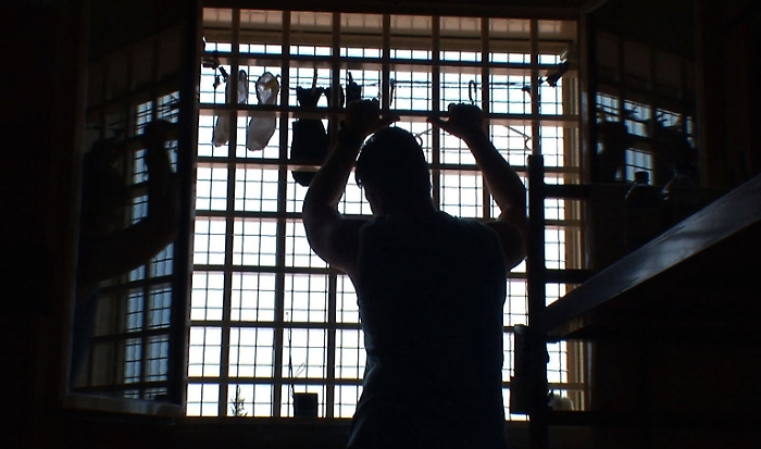 Al collasso il carcere di Bicocca, i sindacati: &laquo;Basta prelievi di agenti&raquo;