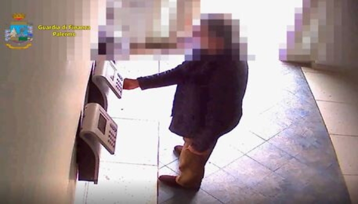 Assenteismo alla Regione: i nomi di arrestati e indagati