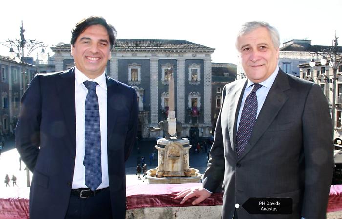 Catania, Tajani in visita al Comune: &laquo;Lo Stato deve fare di pi&ugrave; per voi&raquo;