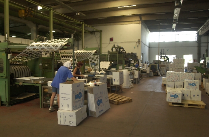 Crisi della plastica, cassa integrazione per 30 lavoratori Dacca