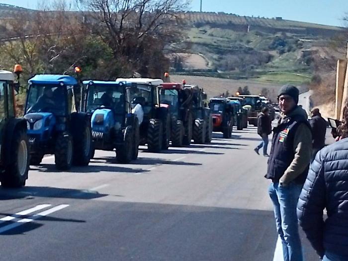 Protesta degli agricoltori stamani a Santa Margherita Belice