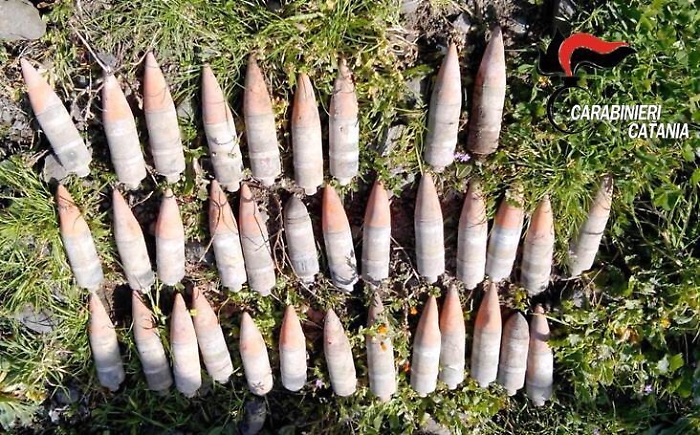 Mineo, trovati in un terreno 35 proiettili inesplosi della Guerra Mondiale