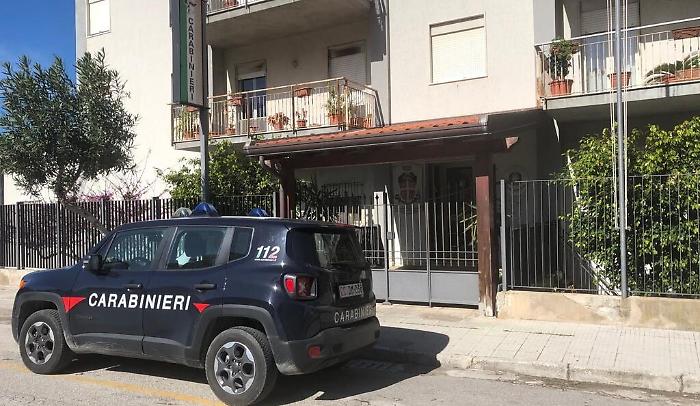 "Le tue foto intime sul web se non stai con me": 17enne arrestato nel Messinese