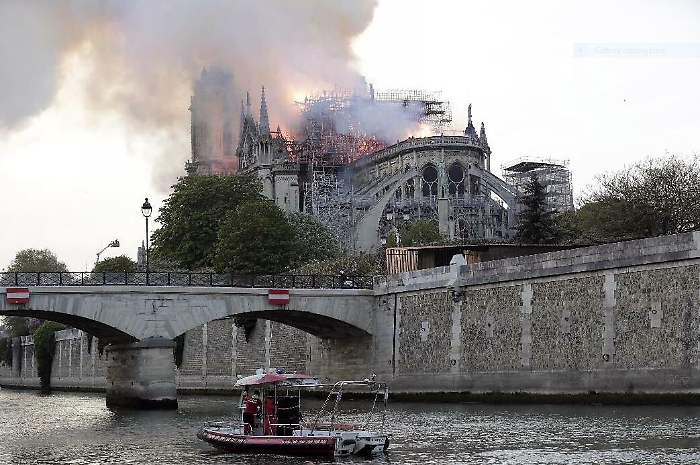 Notre dame, tutte al sicuro le opere d'arte della Cattedrale di Parigi