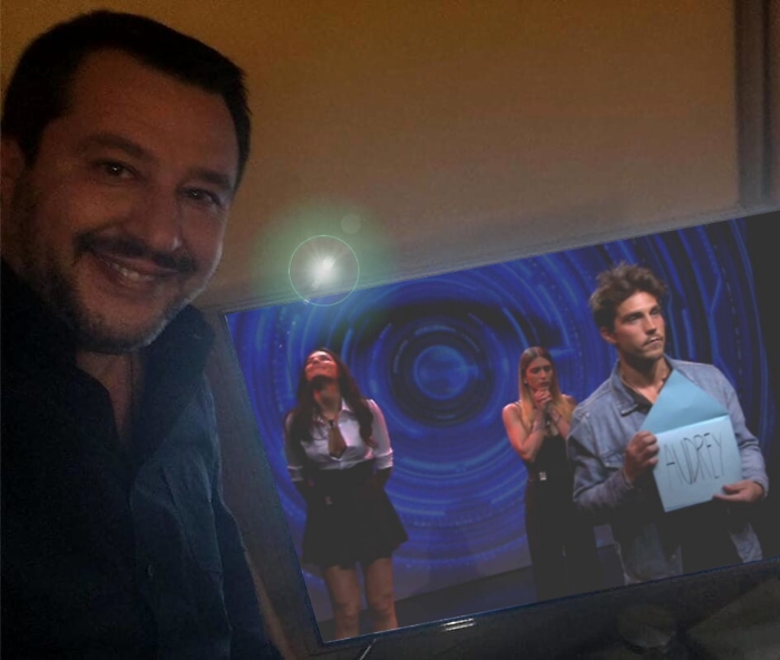 Polemica su Matteo Salvini che twitta il Grande il Fratello durante l'incendio di Notre Dame: ecco la sua risposta