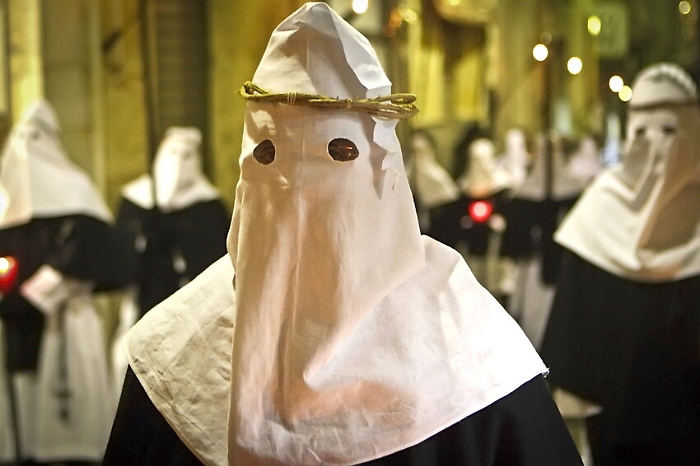 Se la Sicilia si trasforma nell'isola di Pasqua: ecco riti e processioni da non perdere