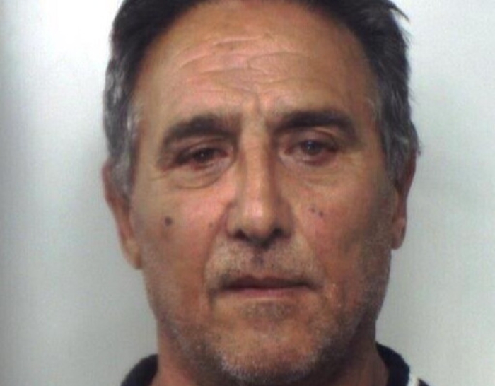 Trecastagni, ruba autoradio e d&agrave; fuoco alla vettura: arrestato