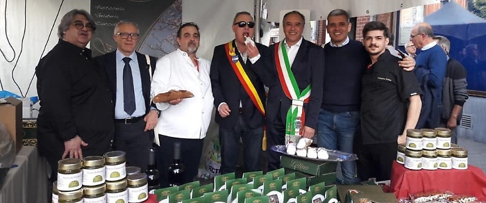 Aragona esporta la Sagra della Salsiccia a La Louvi&egrave;re