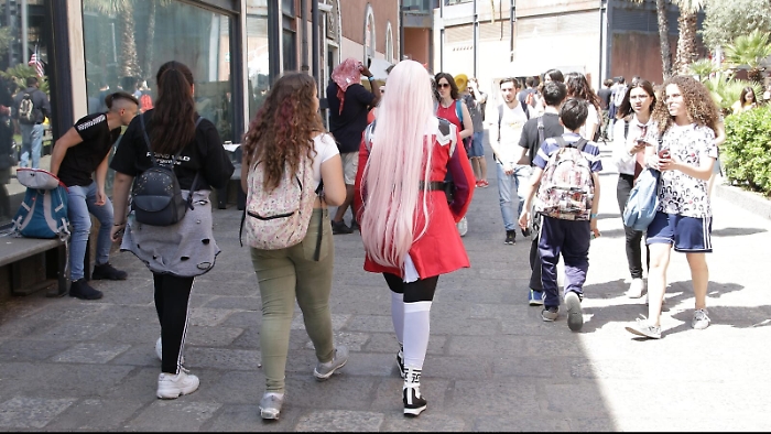 Catania, apre Etna Comics 2019 ed gi&agrave; un successo: folla di appassionati alle Ciminiere