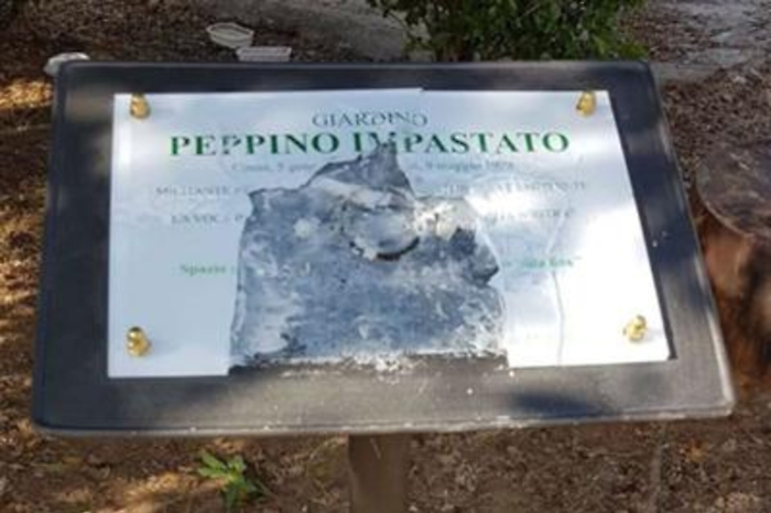 Vandalizzata al Cep targa a Peppino Impastato