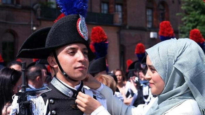 Carabinieri, il giuramento del musulmano Badar