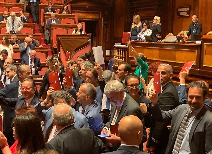 Senato, il seggio siciliano dei M5s assegnato all'Umbria. Il Pd: &laquo;Atto di regime&raquo;