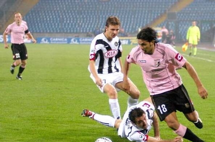 Calcio, l'argentino Mario Alberto Santana torna al Palermo dopo 13 anni