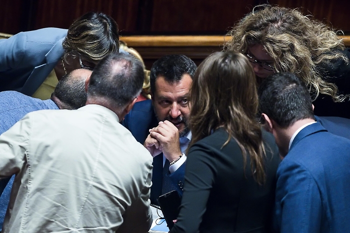 Lega e M5s si dividono sulla Tav al Senato, maggioranza in bilico e governo a rischio