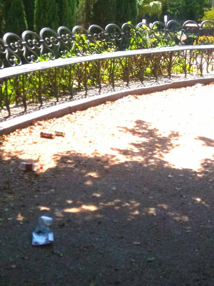 Catania, degrado alla Villa Bellini: "Da catanese mi vergogno di questo biglietto da visita"