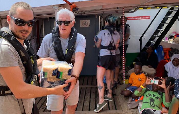 Migranti, anche Richard Gere a Lampedusa per sostenere Open Arms
