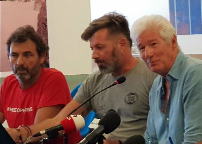 Open Arms, l'appello di Richard Gere&laquo;La situazione va sbloccata subito&raquo;