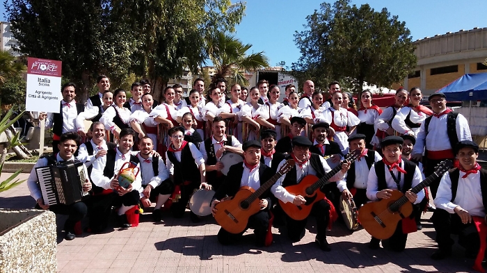 Il gruppo folkloristico "Citt&agrave; di Agrigento" da mezzo secolo ambasciatore della cultura popolare nel mondo