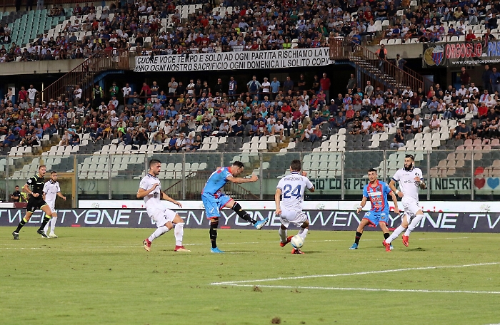 Serie C: il Catania con la spinta del suo pubblico cala il poker contro la Cavese 