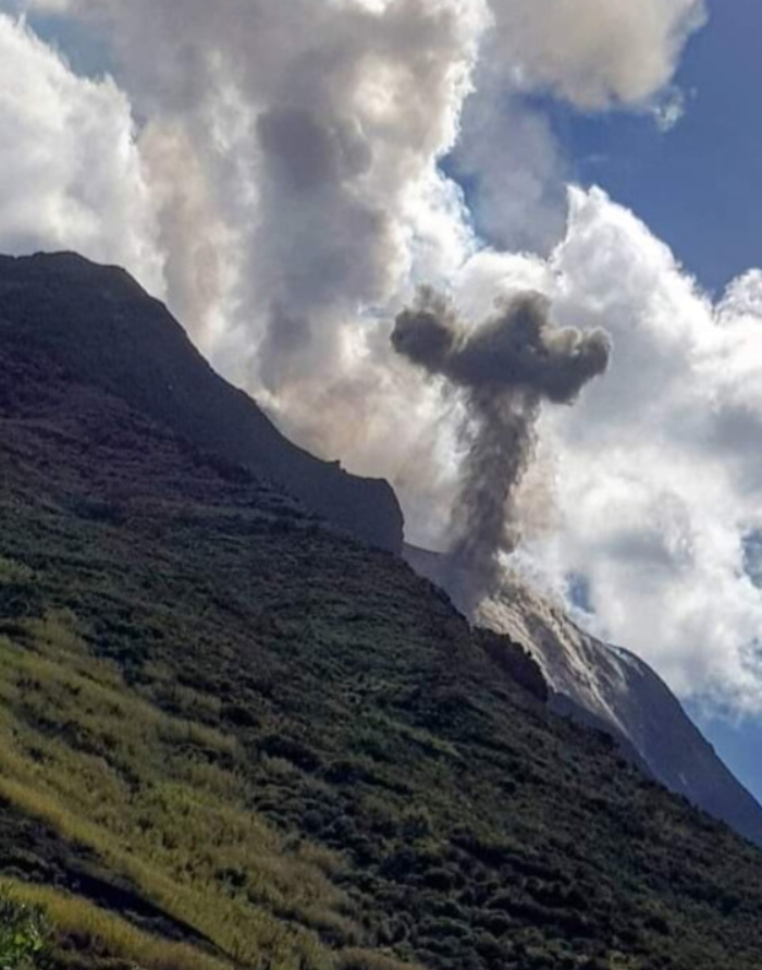 Etna: spettacolare immagine del nostro vulcano in eruzione