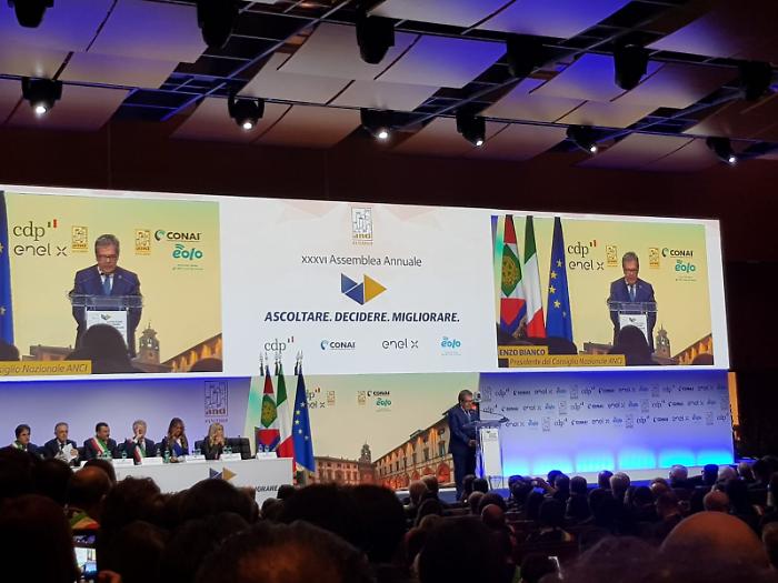 Enzo Bianco riconfermato alla guida dell'Anci